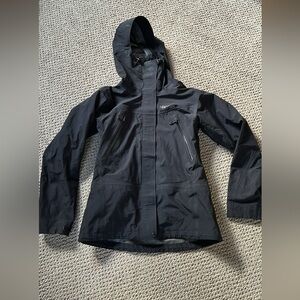 Women’s size M marmot ski jacket